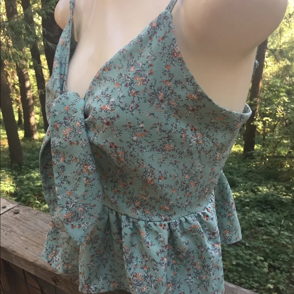 Breezy baby doll camisole in pale green floral peplum floral corset top - Picture 4 of 7